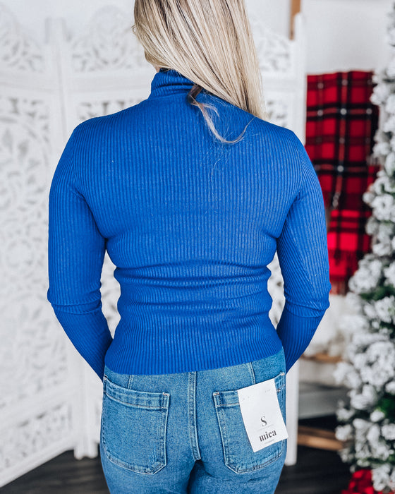 Norah Ribbed Turtleneck [royal blue]