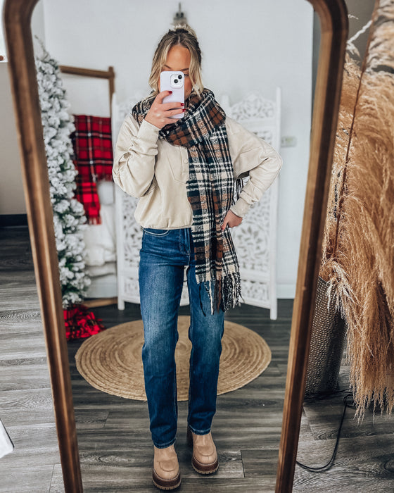 Soft Knit Plaid Scarf With Fringe Detail [blk/brown]