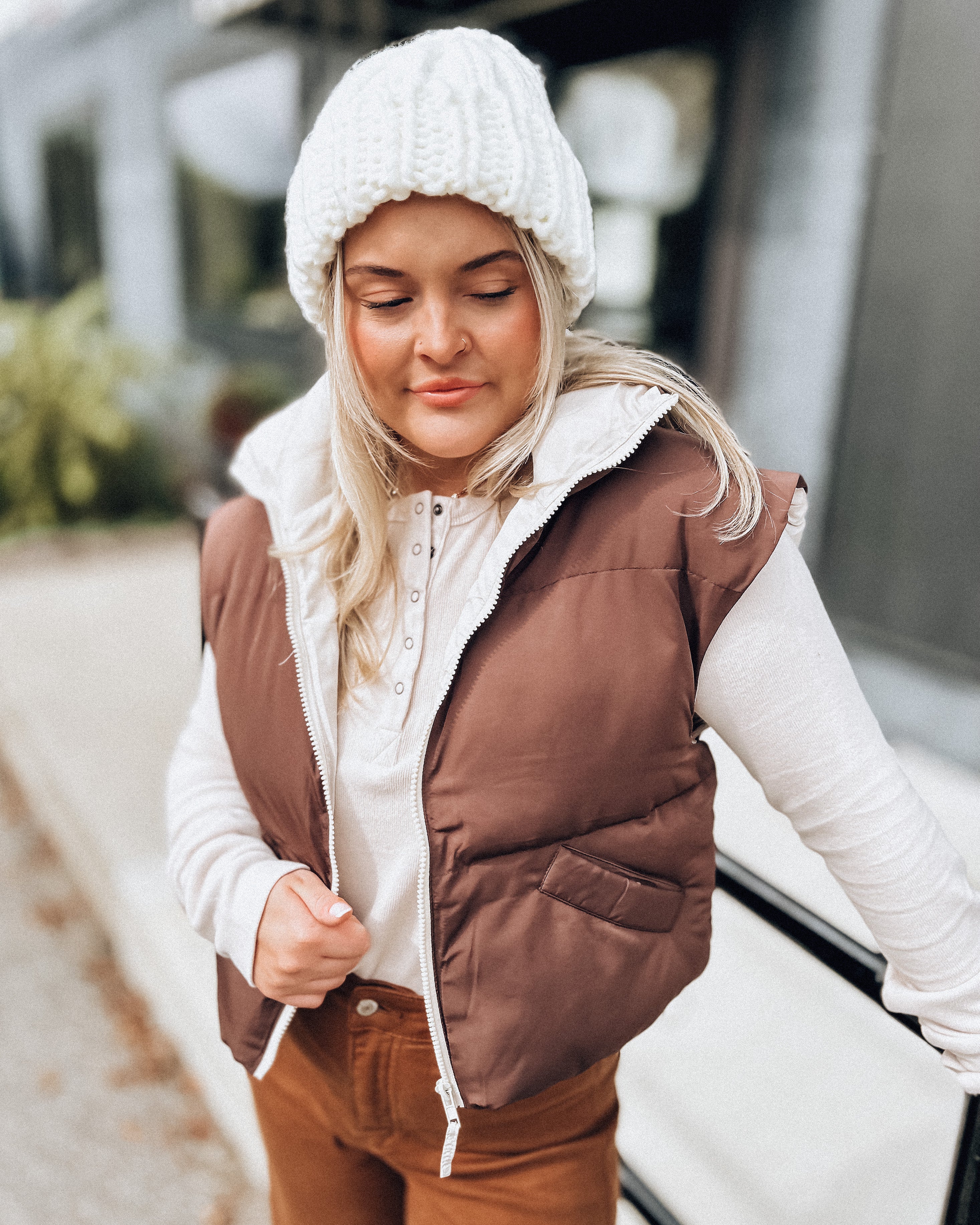 Women's Out Exploring Crop Puffer Vest in Chocolate - Size M