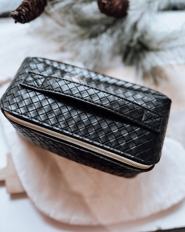 Flat Lay Cosmetic Bag [black]