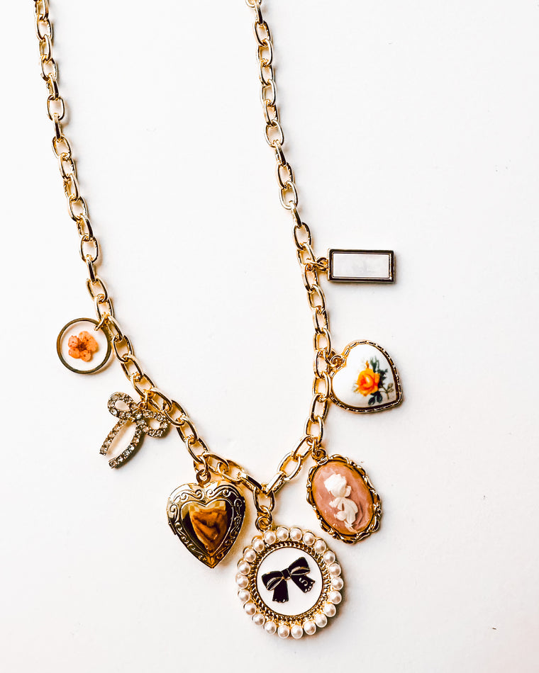 Couqutte Charm Necklace [gold]