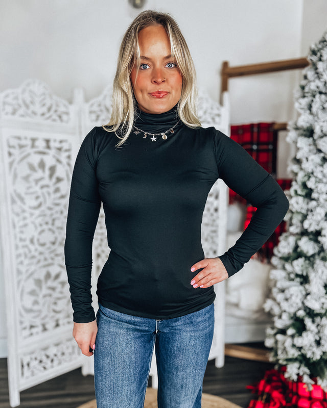 Harper Turtleneck Top [black]